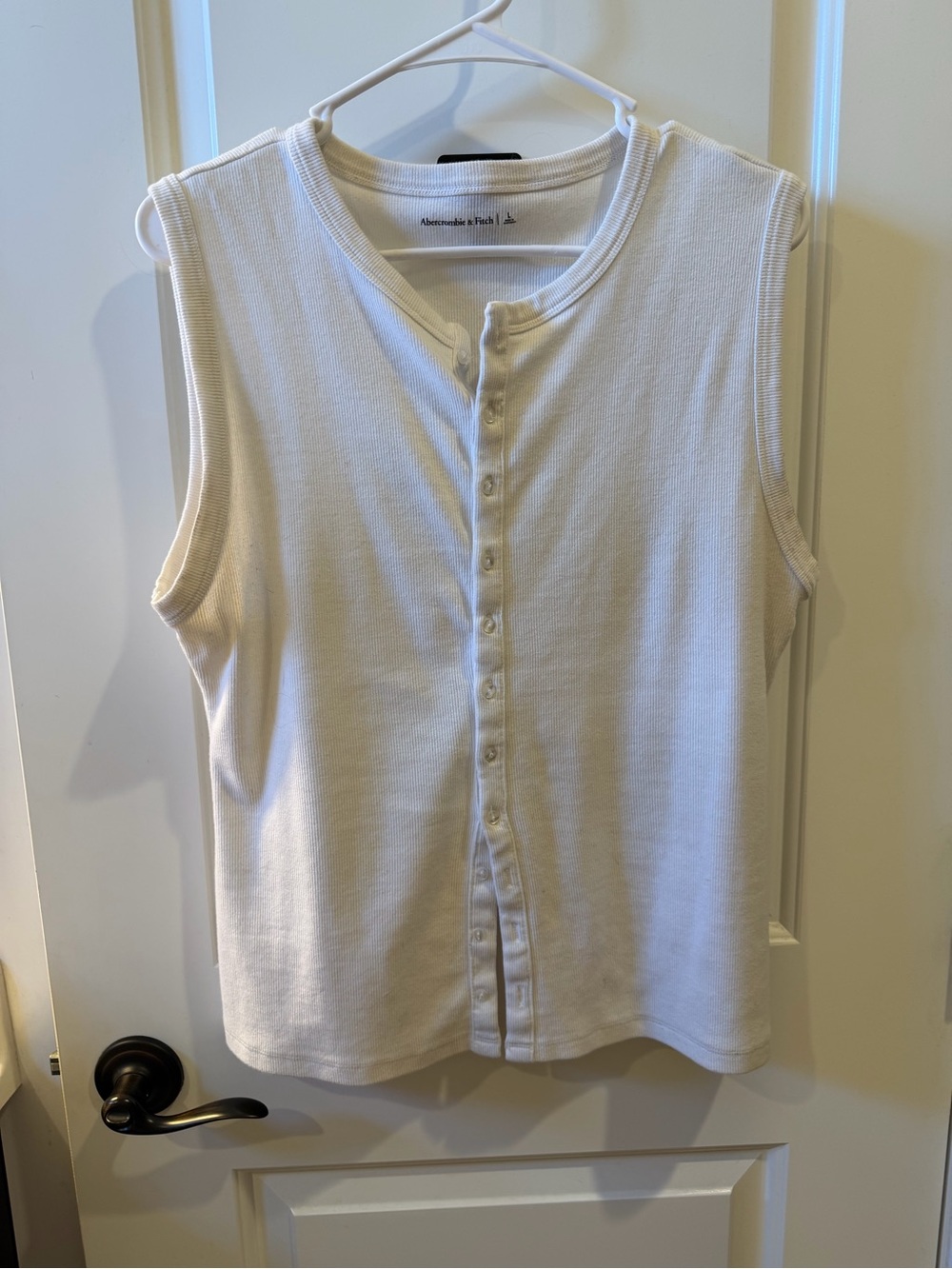 Abercrombie & Fitch White Button-Front Sleeveless Tank